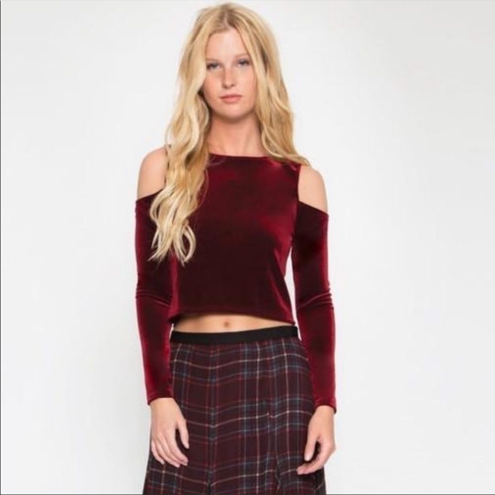 Red velvet couldn’t shoulder top